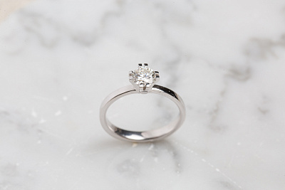 помолвочное кольцо