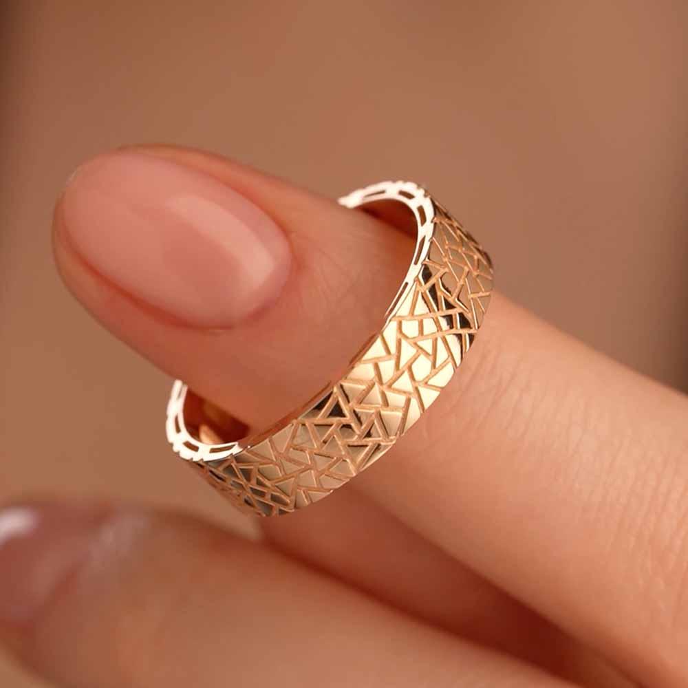 Кольцо из красного золота с рубином 9111069