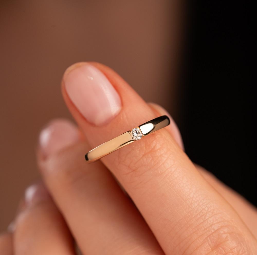 Кольцо из золота с бриллиантом 911280Б