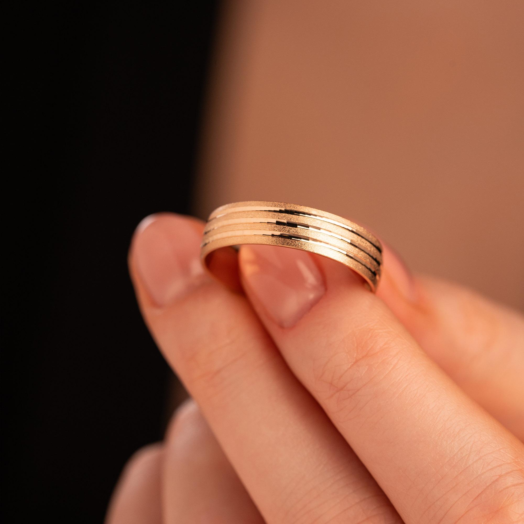 Обручальное кольцо из красного золота 200-000-852