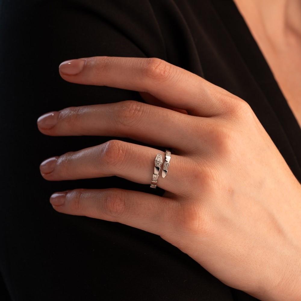 Кольцо из белого золота с бриллиантами 921871Б