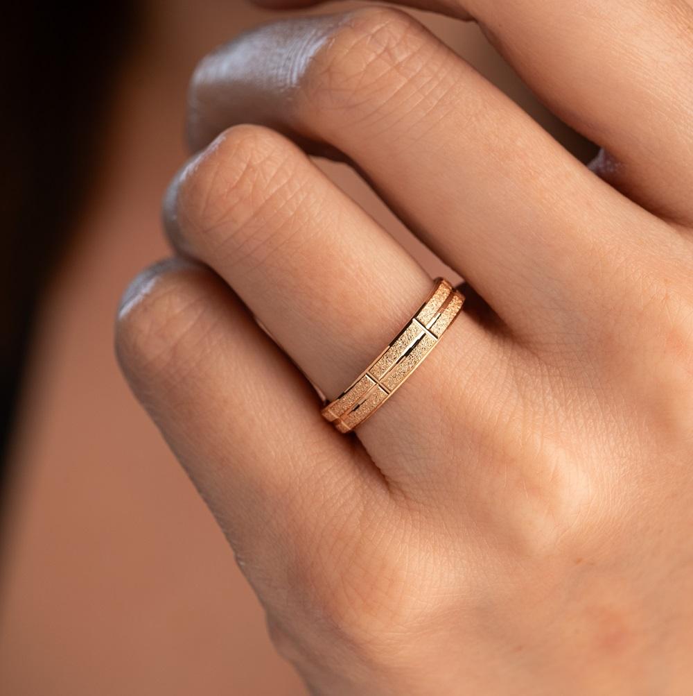 Обручальное кольцо из красного золота 200-000-932