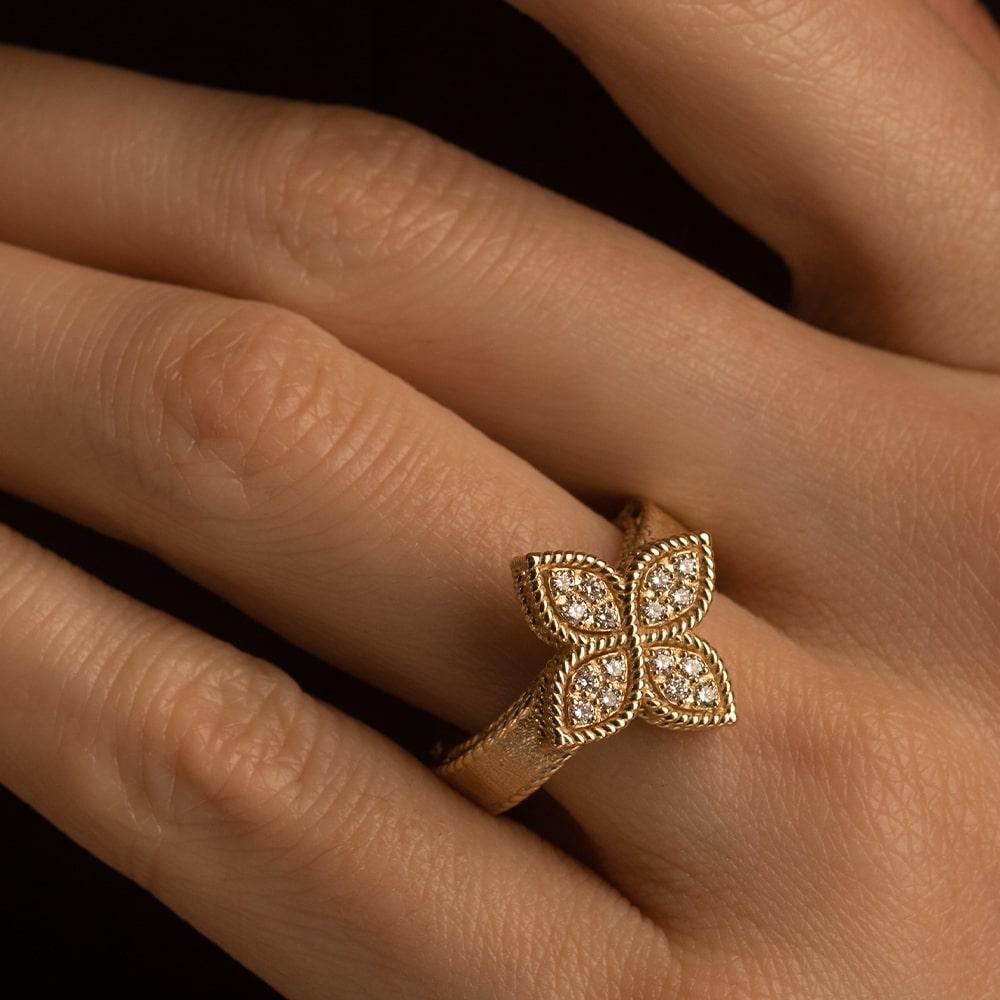 Кольцо из желтого золота с бриллиантами 931709Б