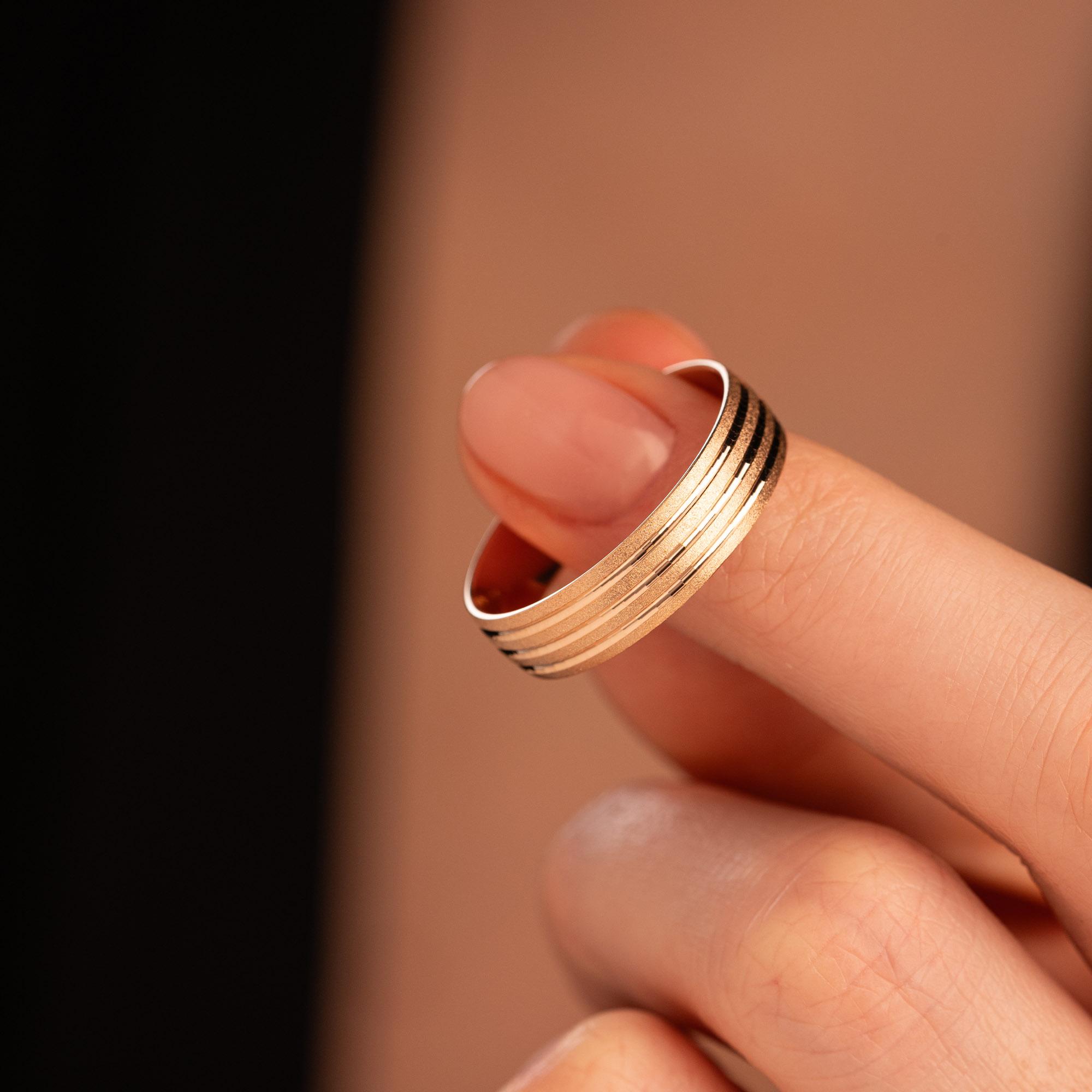 Обручальное кольцо из красного золота 200-000-852