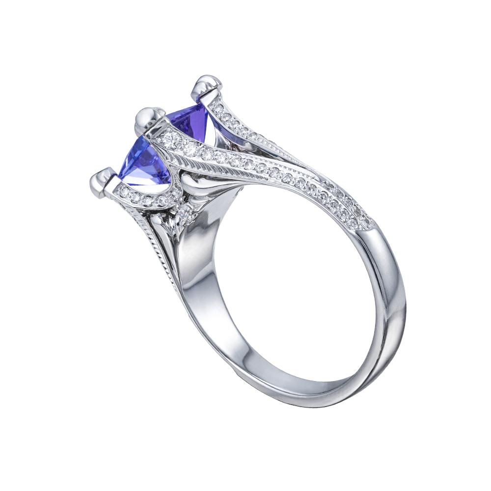 Кольцо из золота с танзанитом 921665Тз