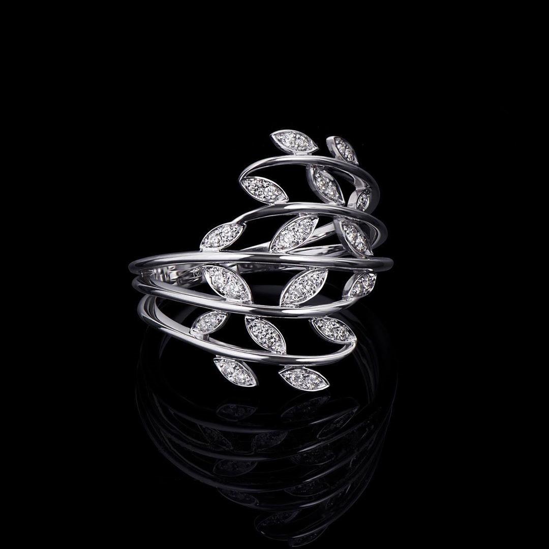 Кольцо из золота с бриллиантами 921433Б