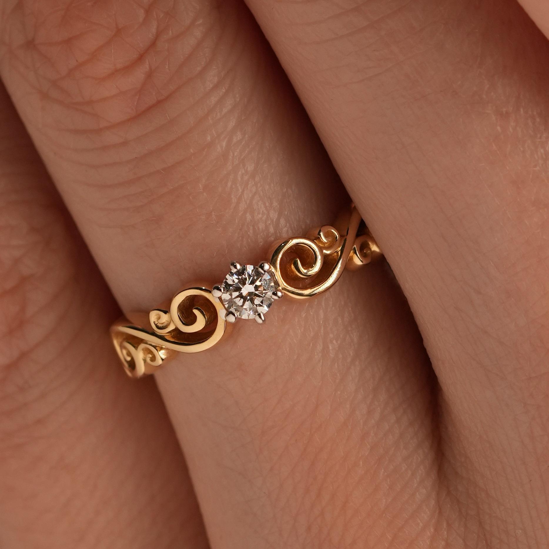 Кольцо из золота с бриллиантом 931256Б