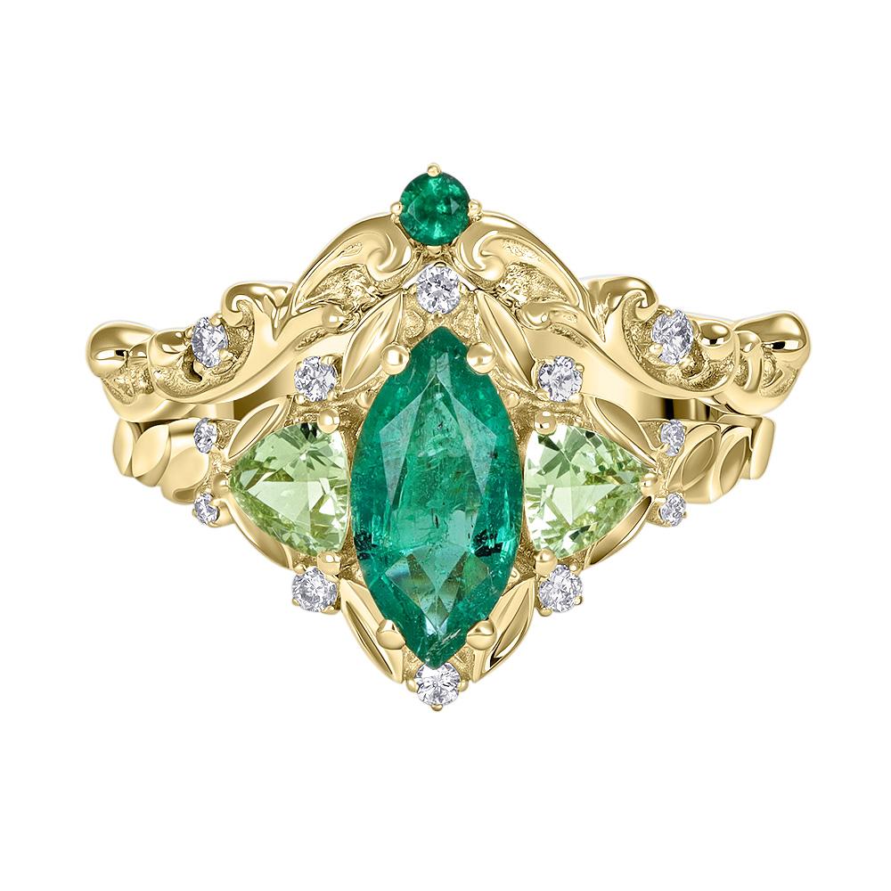 Кольцо из желтого золота с изумрудом и бриллиантами 9311105-2К