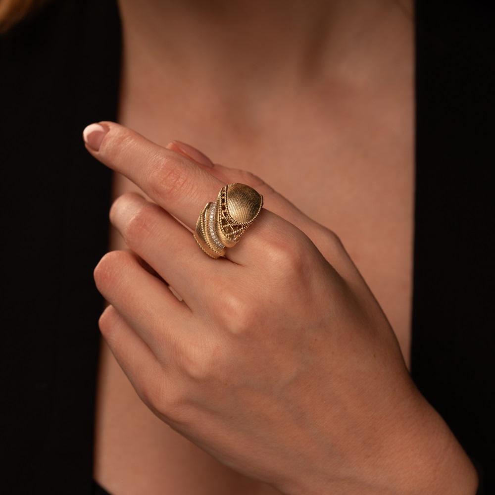 Кольцо из желтого золота с бриллиантами 931902Б