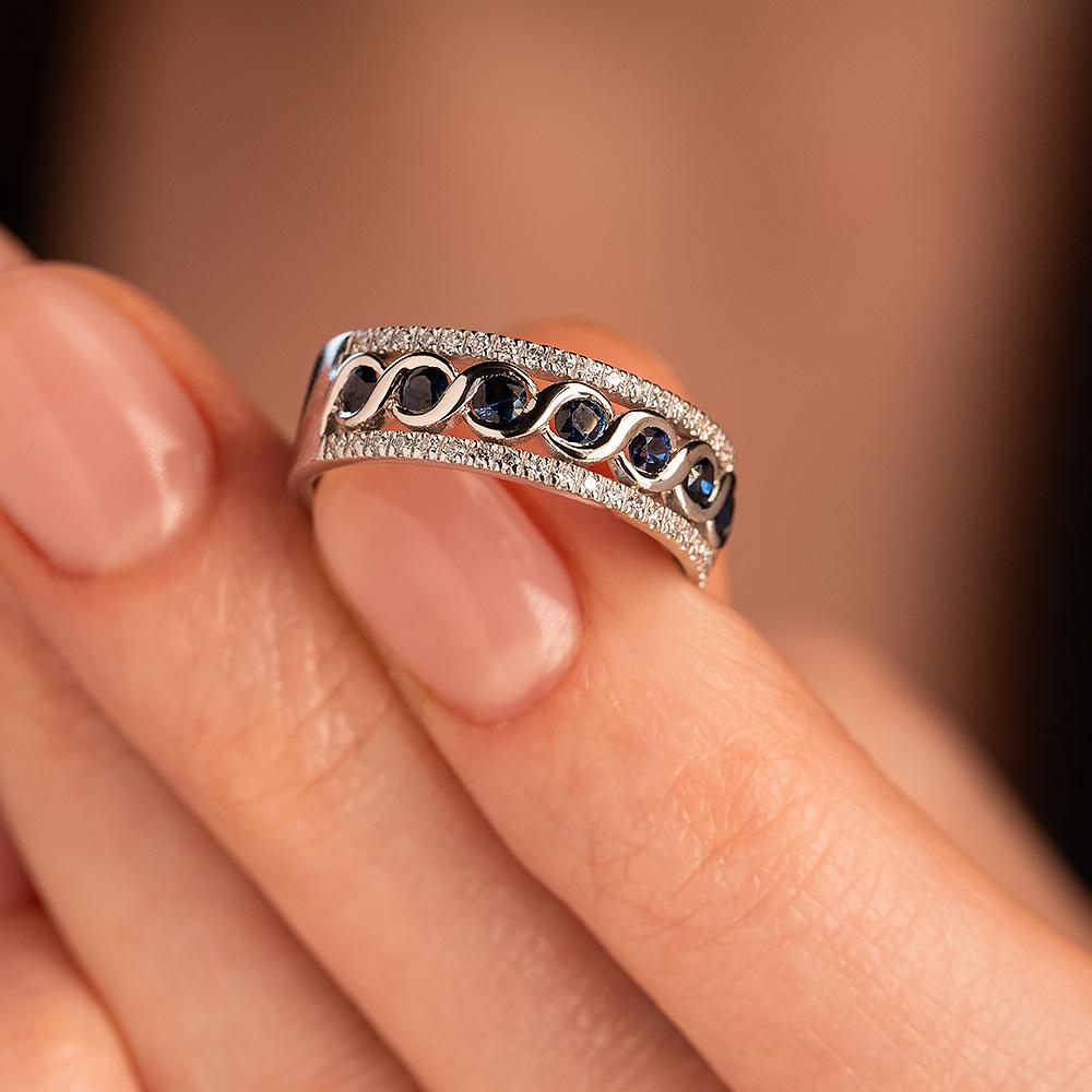 Кольцо из белого золота с бриллиантами и сапфирами 921494С