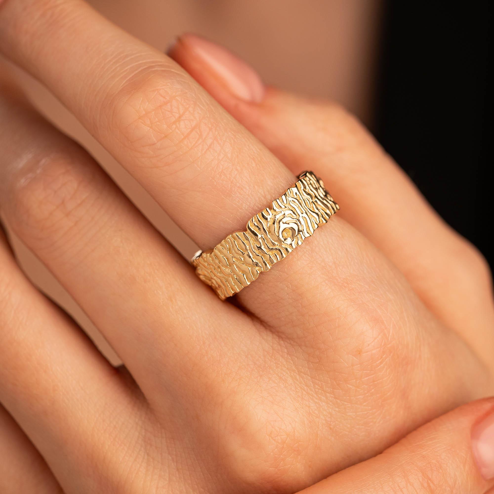 Кольцо из желтого золота с рубином 9311068