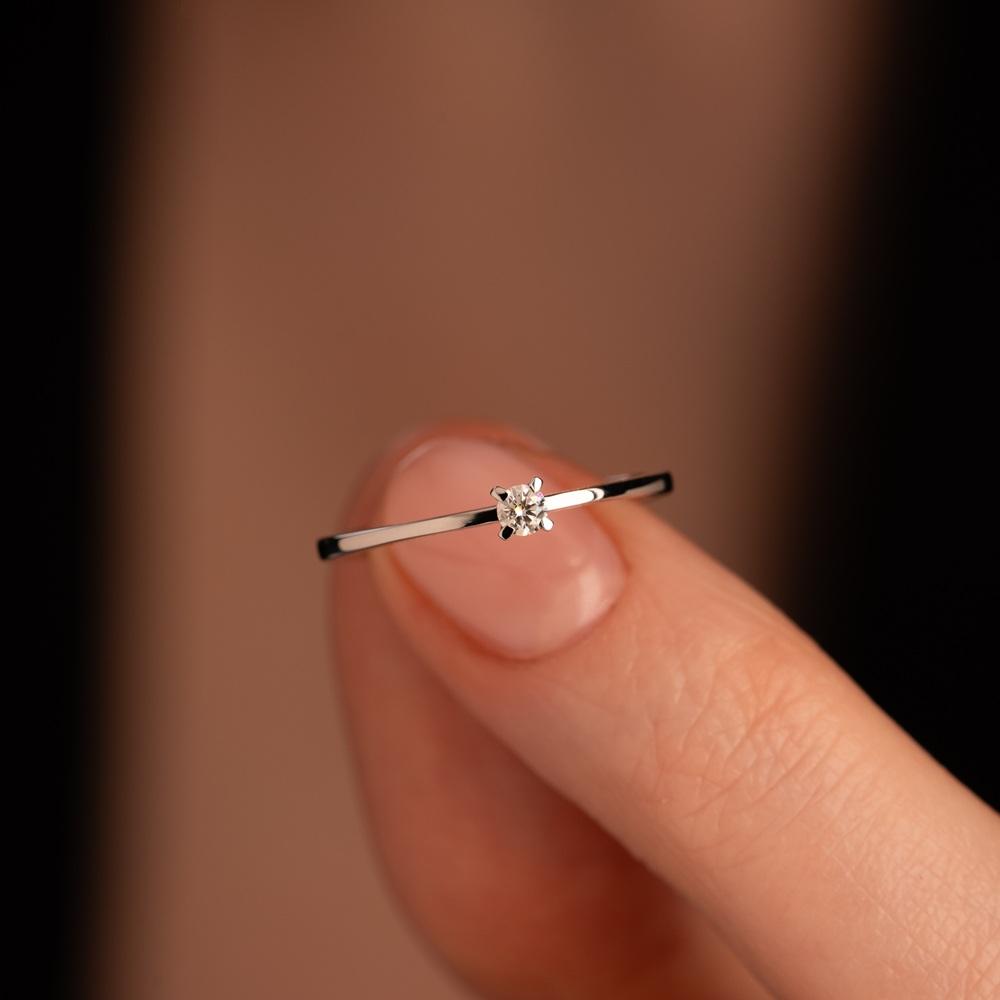 Кольцо из белого золота с бриллиантом 9211003Б