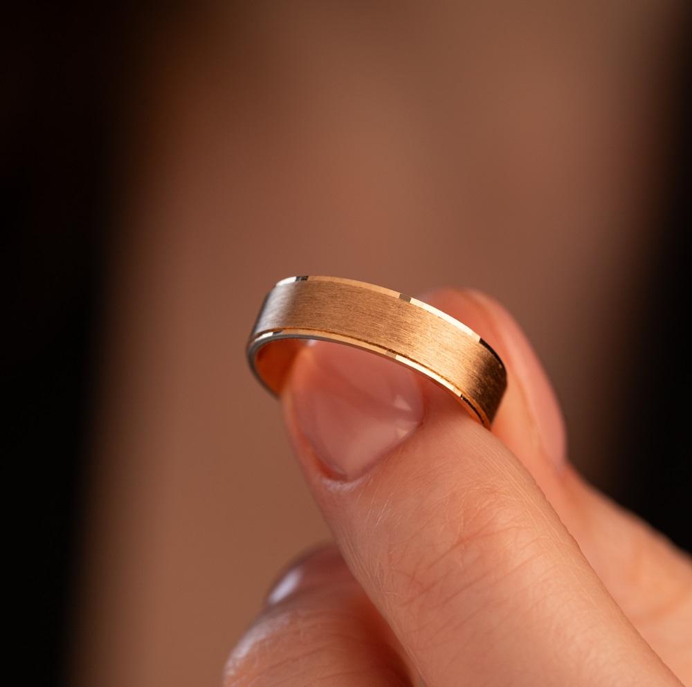 Обручальное кольцо из красного золота 200-000-737