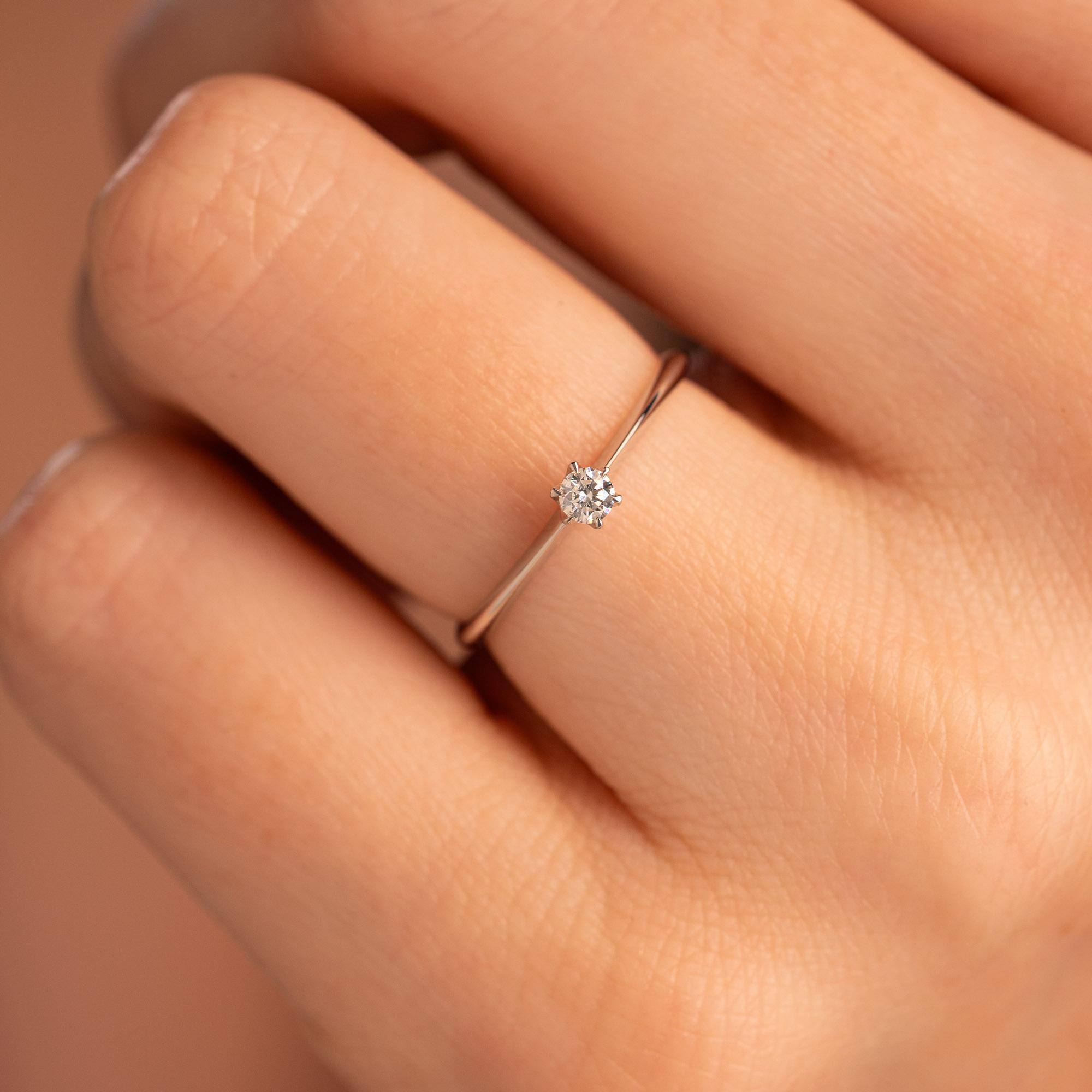 Кольцо из золота с бриллиантом 921088Б