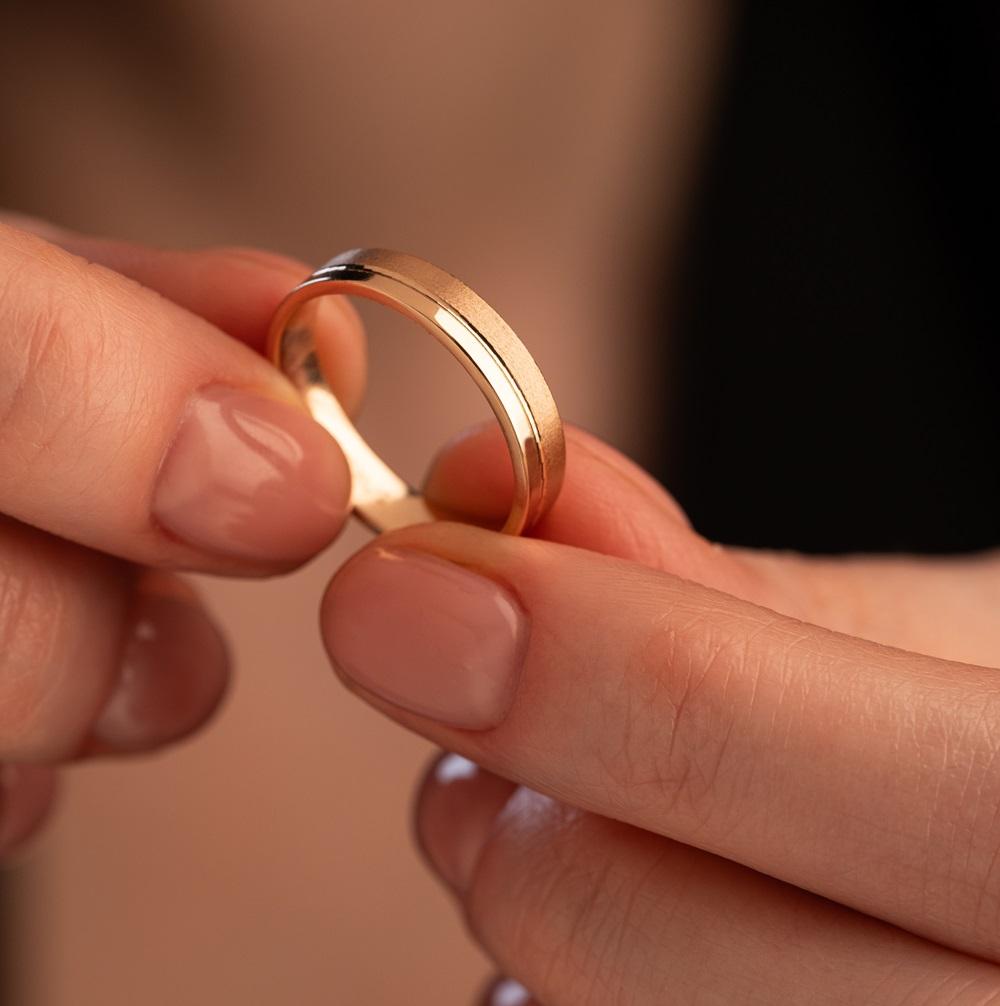 Обручальное кольцо из красного золота 200-000-395