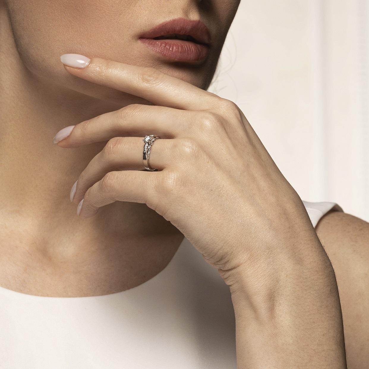 Кольцо из золота с бриллиантами 921643Б