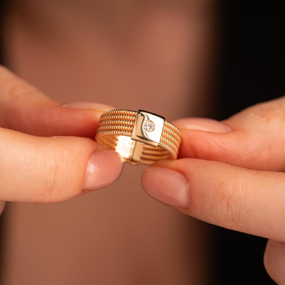 Кольцо из красного золота с бриллиантом 911465Б