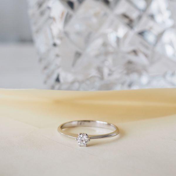 Кольцо из золота с бриллиантом 921065Б