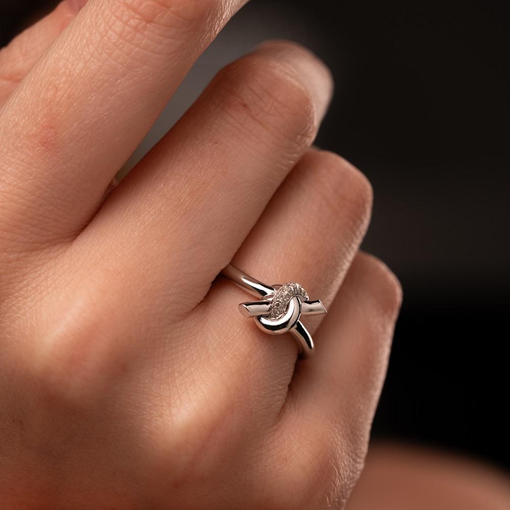 Кольцо из белого золота с бриллиантом 921846Б