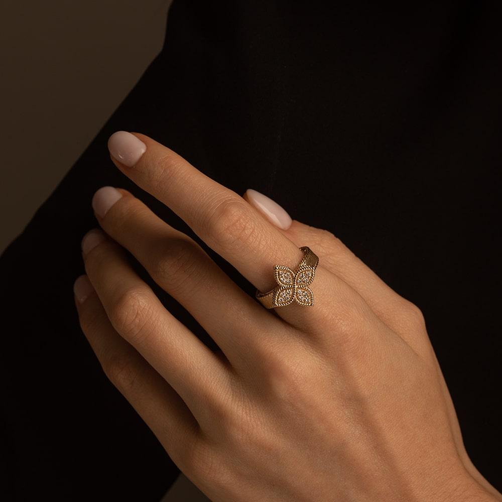 Кольцо из желтого золота с бриллиантами 931709Б