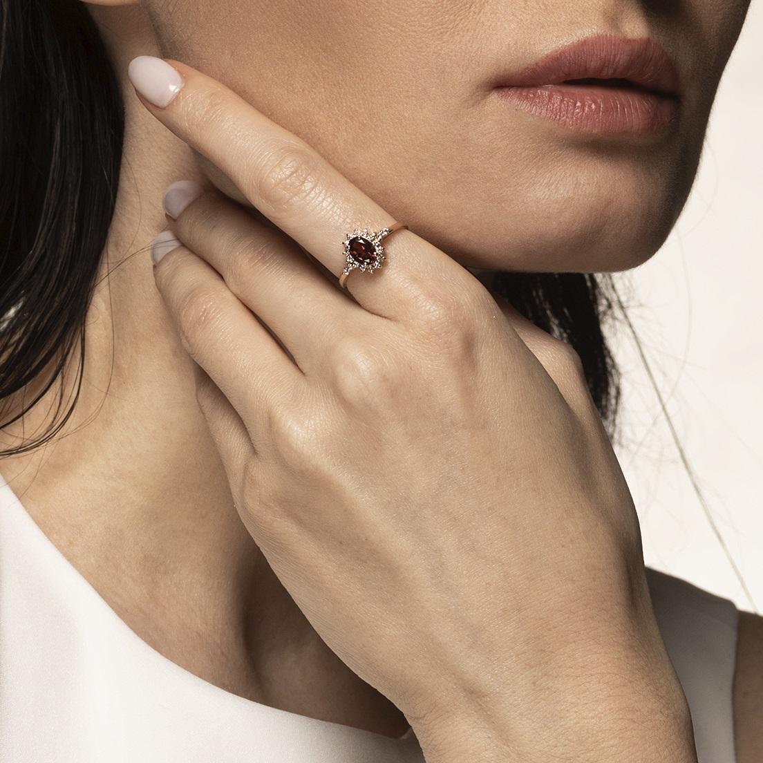 Кольцо из золота с рубином 911025Р