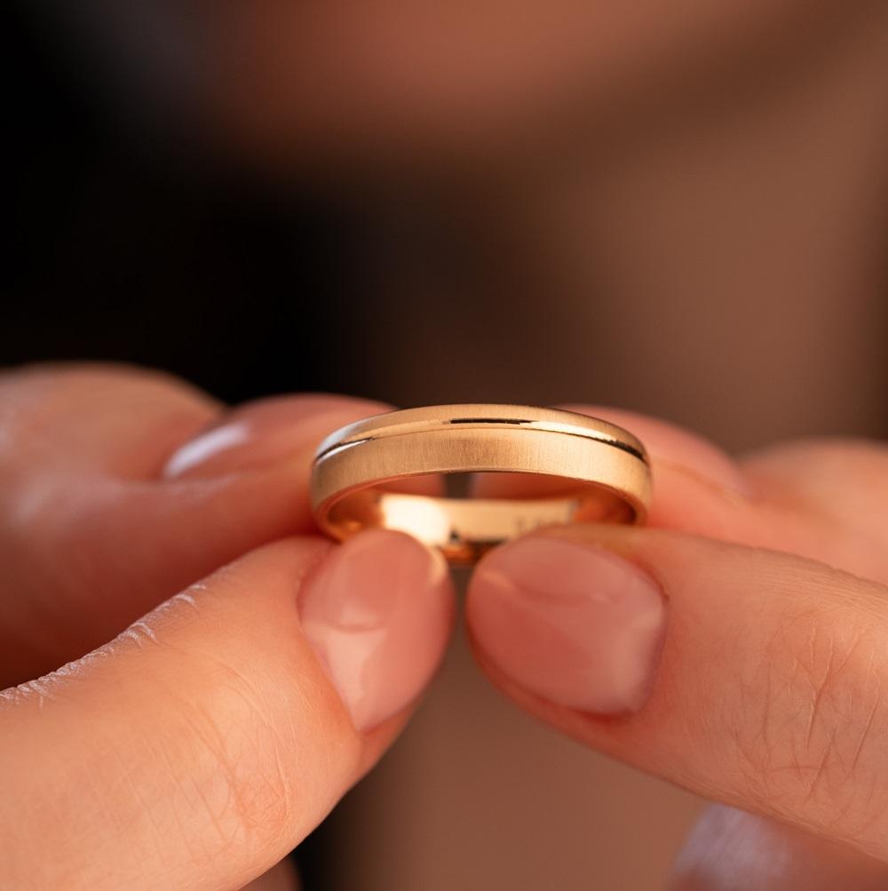 Обручальное кольцо из красного золота 200-000-719