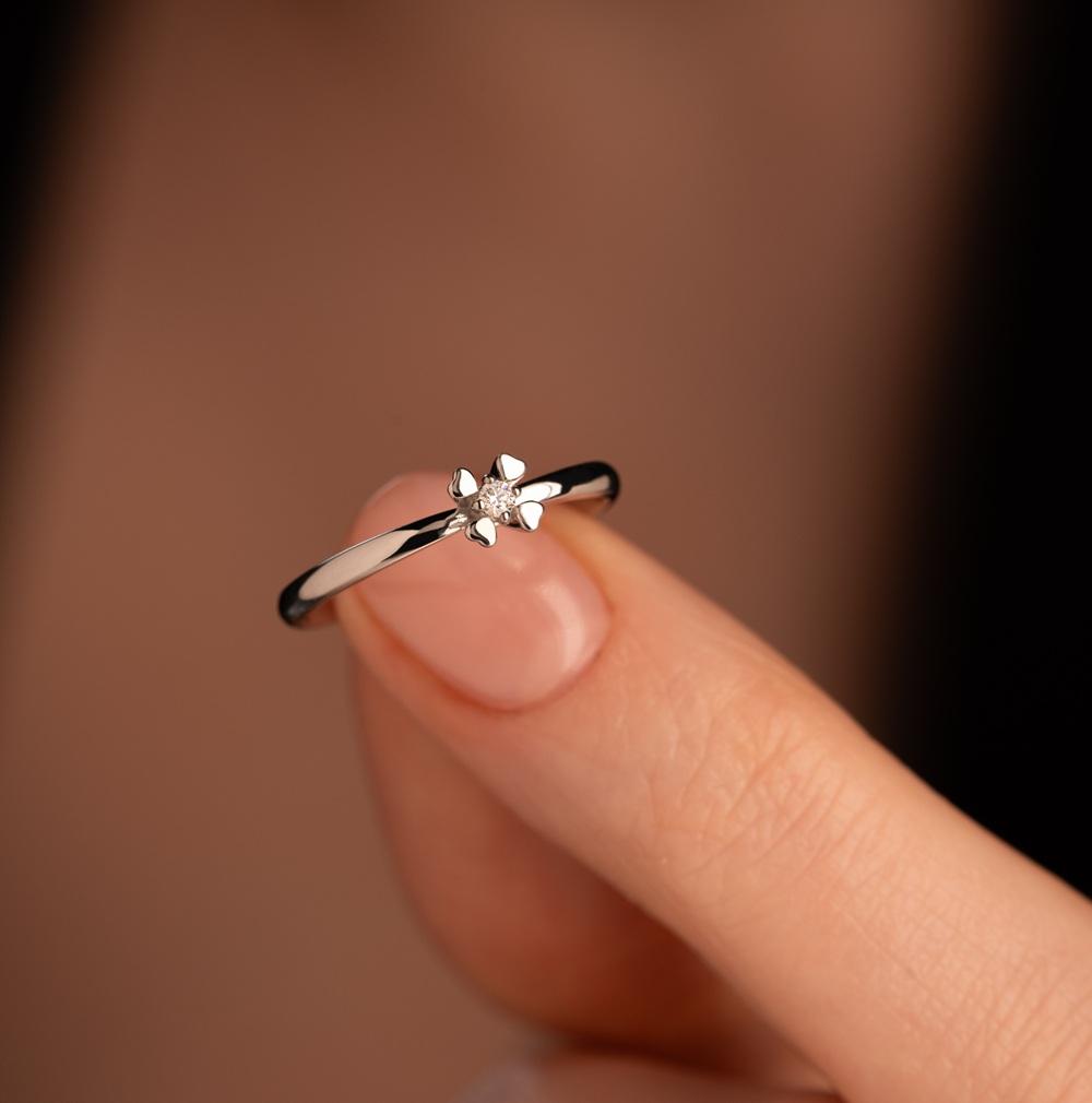 Кольцо с бриллиантом 9211004Б