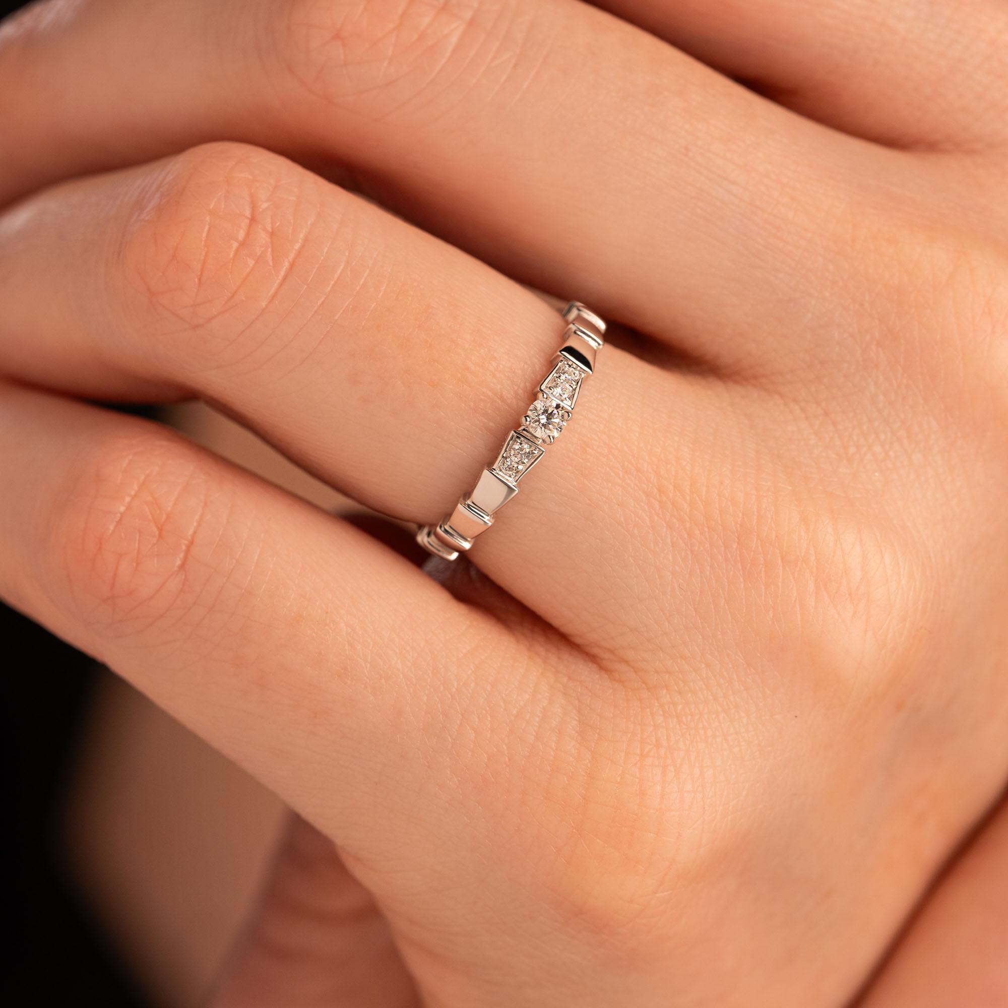 Кольцо из белого золота с бриллиантами 921507-3Б