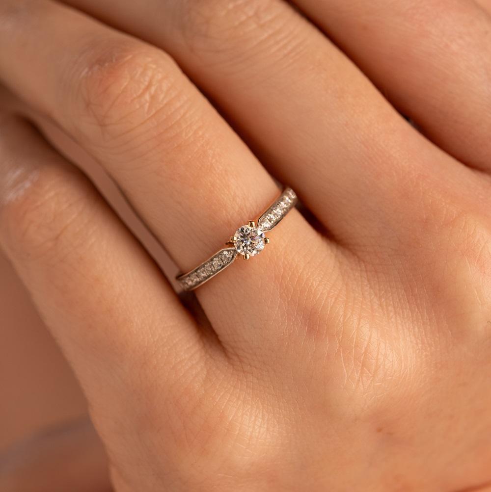 Кольцо из золота с бриллиантами 911265Б