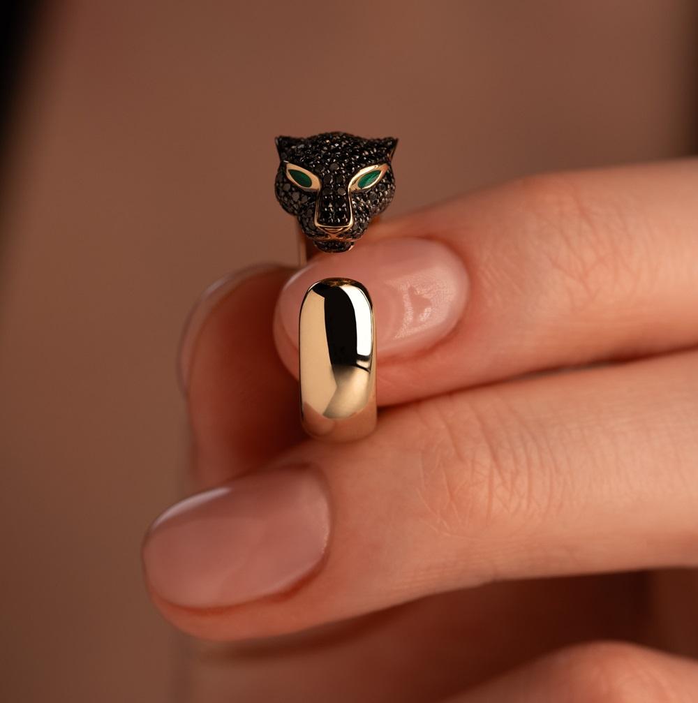 Кольцо из желтого золота с черными бриллиантами 931898ЧБ