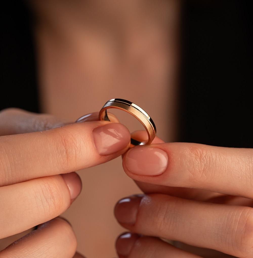 Обручальное кольцо из красного золота 200-000-395