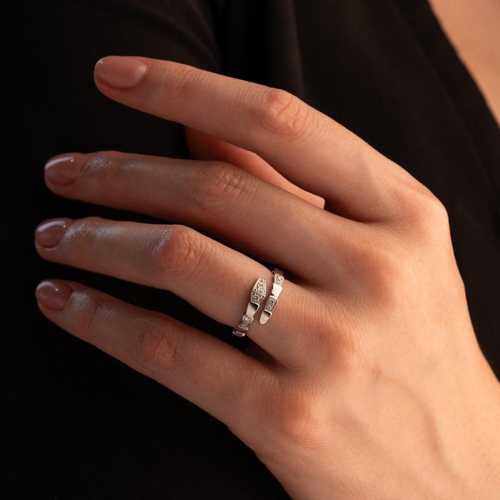 Кольцо из белого золота с бриллиантами 921871Б