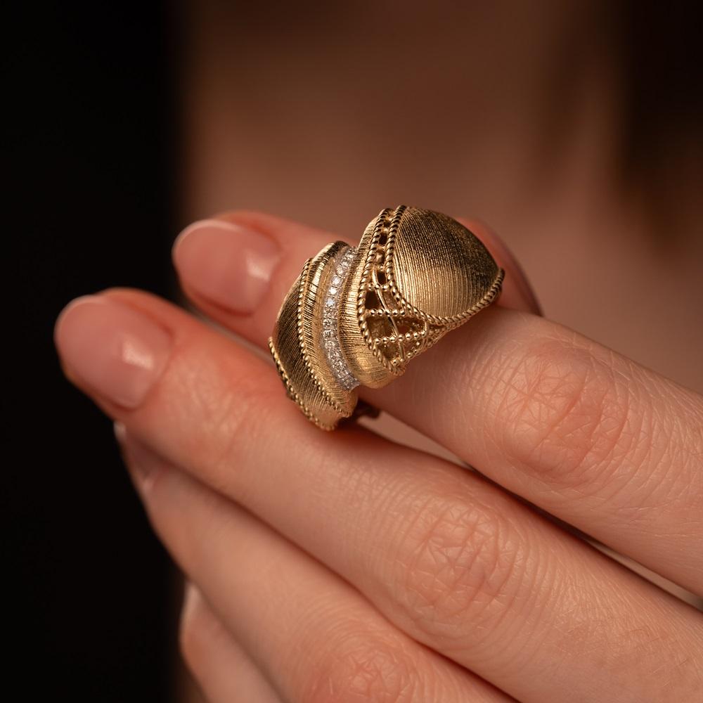 Кольцо из желтого золота с бриллиантами 931902Б