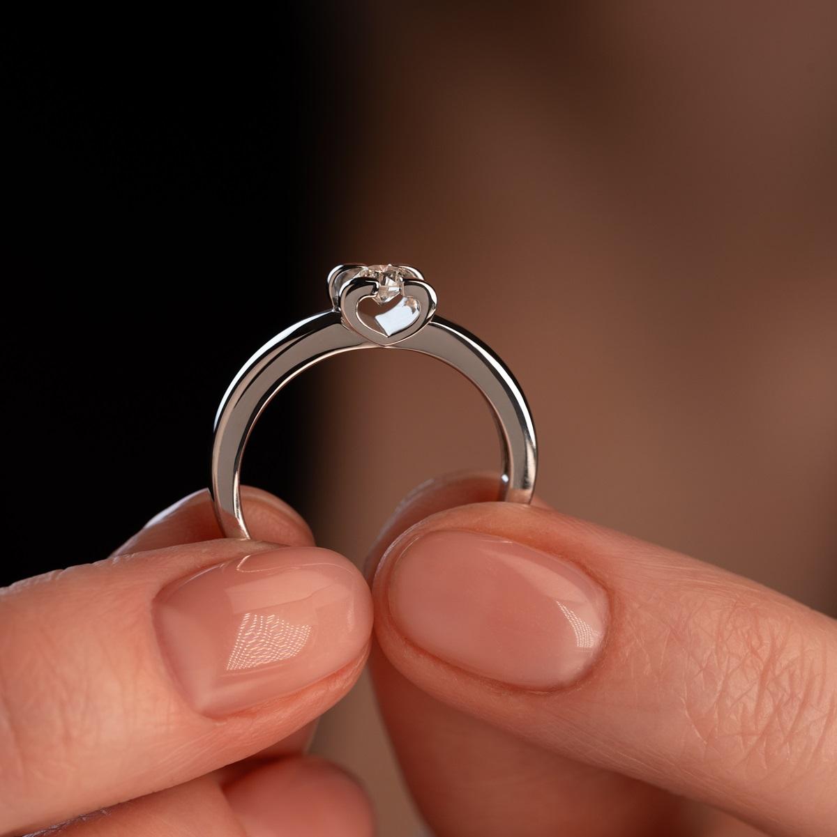 Кольцо из золота с бриллиантом 921385Б