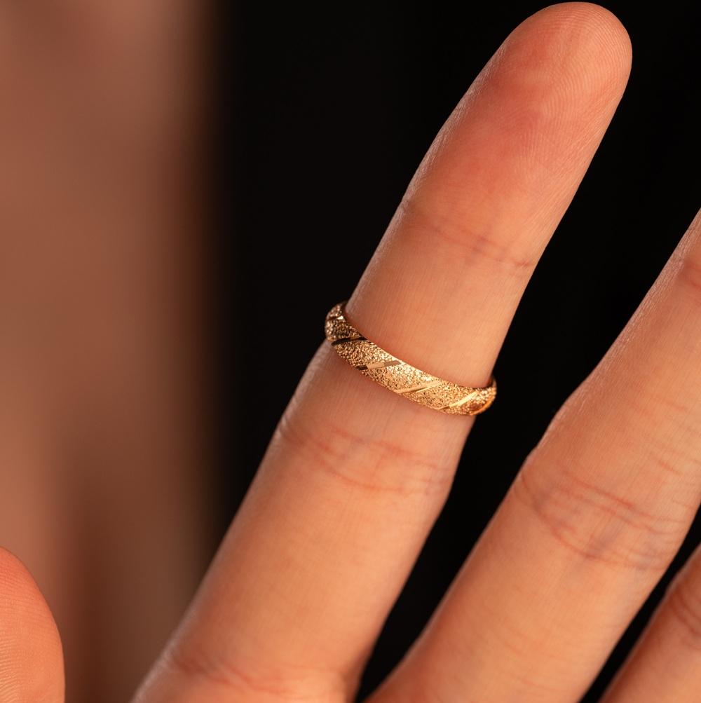 Обручальное кольцо из красного золота 200-000-734