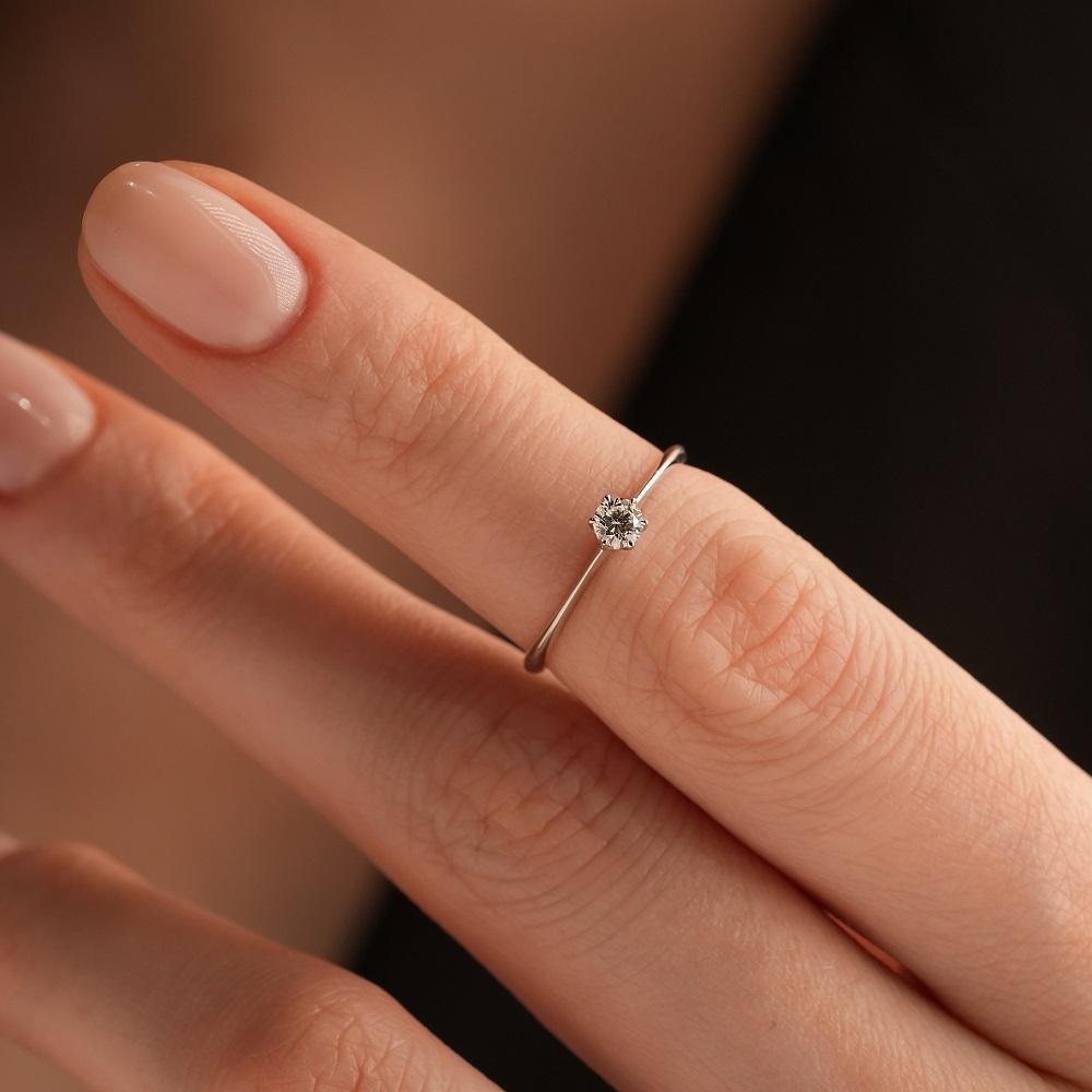 Кольцо из золота с бриллиантом 921088Б