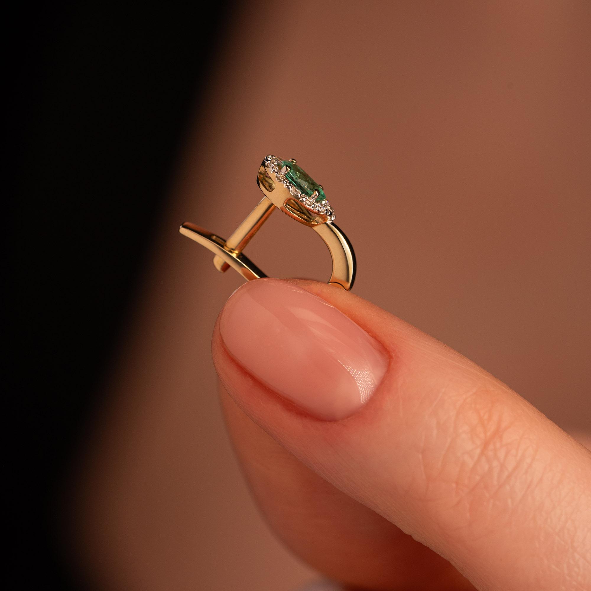 Серьги с изумрудами и бриллиантами 9321016И