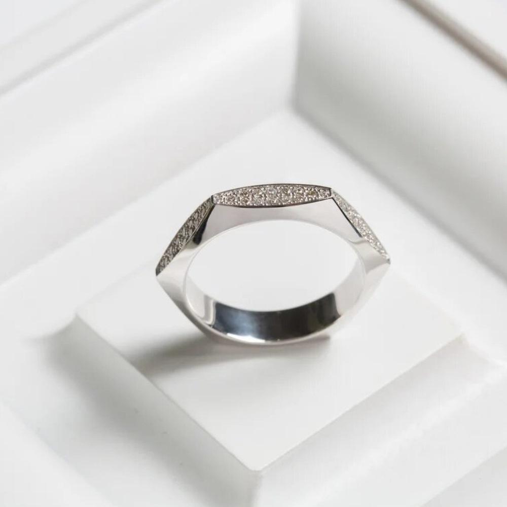 Кольцо из золота с бриллиантами 921430Б