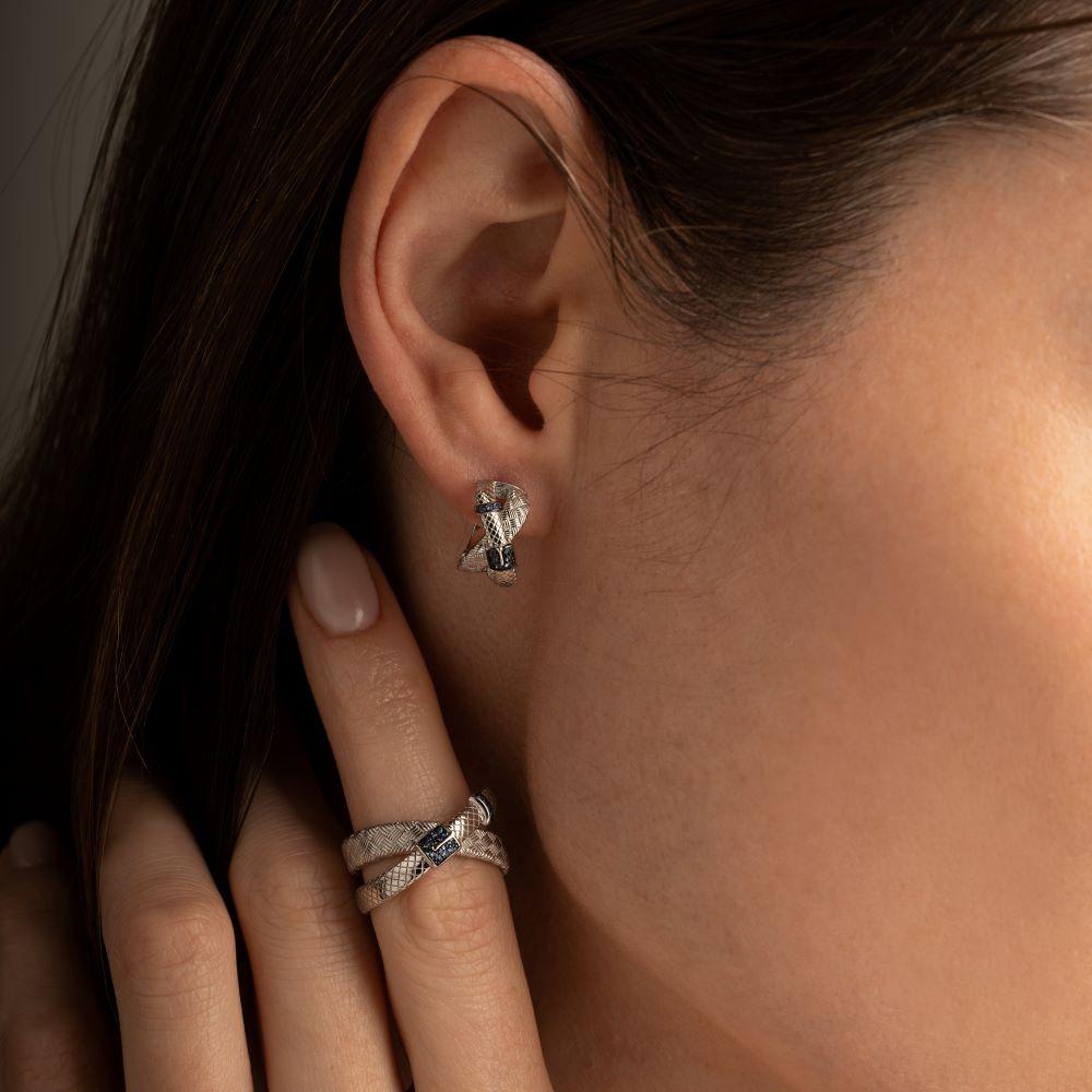 Кольцо из белого золота 585 пробы с сапфиром 921726С