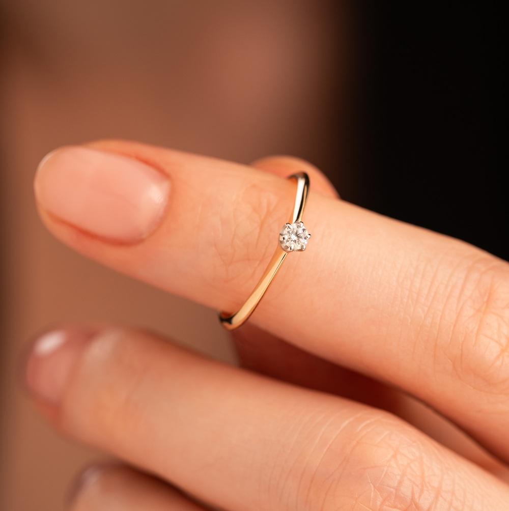 Кольцо из золота с бриллиантом 911088Б