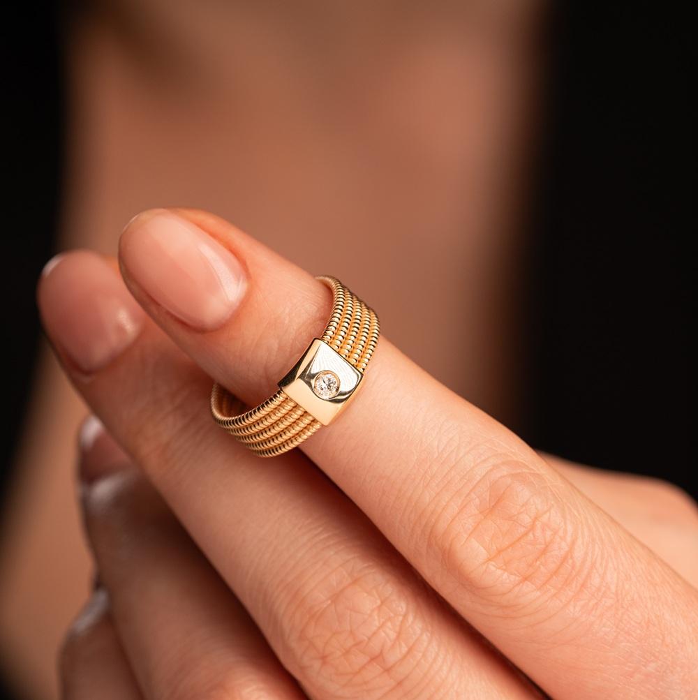 Кольцо из красного золота с бриллиантом 911465Б